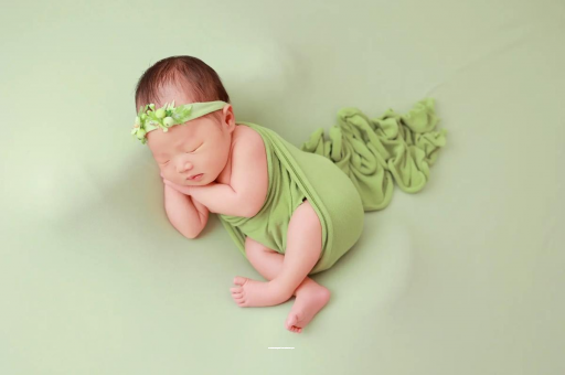 临沧宝宝拍嗝吐奶